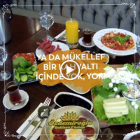 Özdemiroğlu Kebap Baklava food