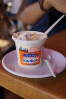 Tarihi Meshur Kanlica Yogurdu outside