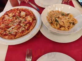 Ozi Pizza And Pasta inside