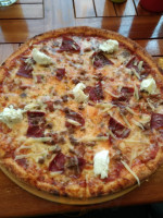 Sotto Pizza food