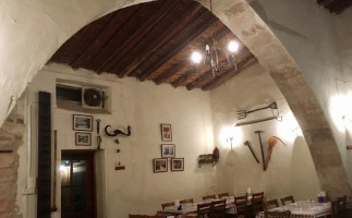 Taverna Mama To Basano food