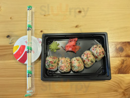 Sushi Wok inside