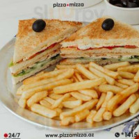 Pizza Mizza Elmlar food