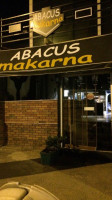 Abacus Makarna outside