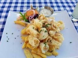 Castle Tavern 110, Apostolos Pavlos Ave food