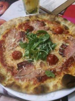 La Pizza Nostra food