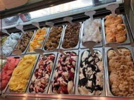 Pallina Gelateria Piatra Neamt food