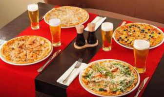 Mon Paris Restaurant & Lounge food