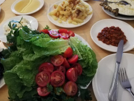 Yakamoz Köfte Balık Lokantası food