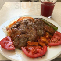 Küçük Saray Pideli Köfte Salonları food