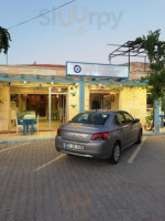 Mavi Beyaz Cafe Restoran outside