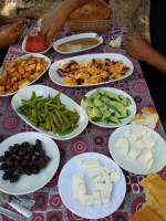 Belisırma River food