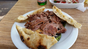 Hacıbayram Yaprak Dönercisi food