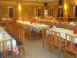 Tavern Zinos inside