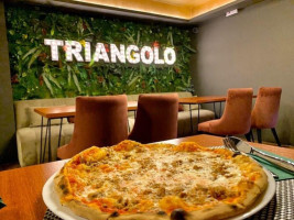 Triangolo Pizzeria food
