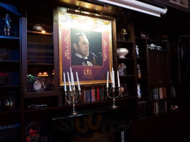 Sherlock Pub inside