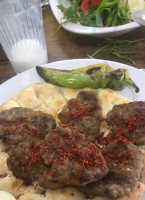 Meşhur Aksu Şimşek Köfte Piyaz food