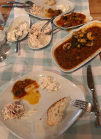 Bi' Uğra Meyhane food