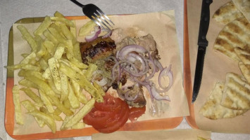σταλώνια Kebab And Grill food