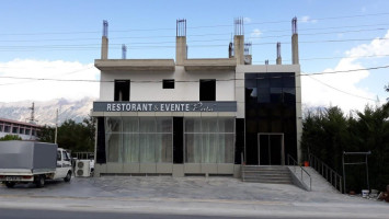 Restorant Evente Perla food