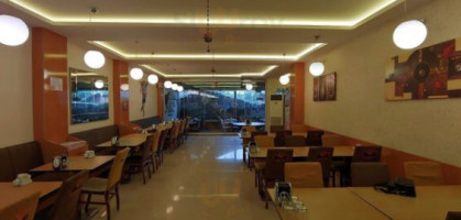 Elmas Pide Cafe inside