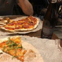 Camorra Pizza E Birra food