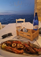 Fish Tavern Saronikos food