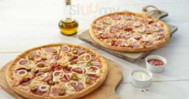 Pizza Dominium food