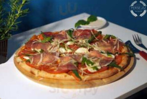 Perseusz Pizzeria food