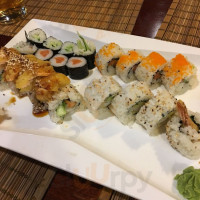 Zindo Sushi food