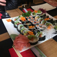 77 Sushi food