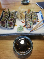 Ato Sushi inside