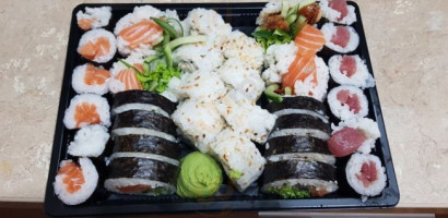 Skoro Sushi food