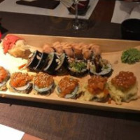 Tanoshii Japanese Restaurant Sushi Bar food