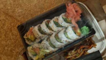 Hana Sushi Zlote Tarasy food