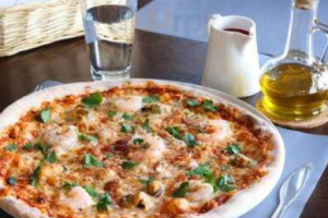 Pizzeria Bazylia food