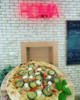 Pizzeria Roma food