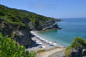 Perivoliou Beach outside