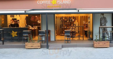 Coffee Island outside