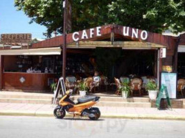 Cafe Uno outside