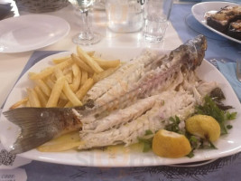 Plaka Beach food