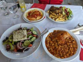 Melina's Taverna food