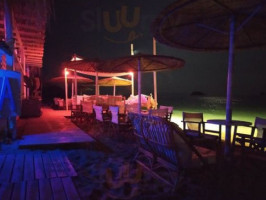 Cova Cafe Beach inside