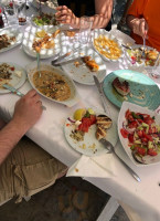 Καπετάν Μανώλης food