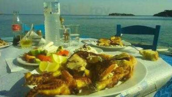 To Limani Taverna food