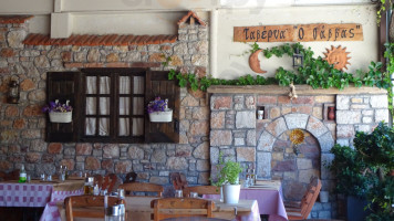 Taverna Savvas food