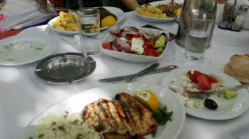 Meze- Naftiliaki food