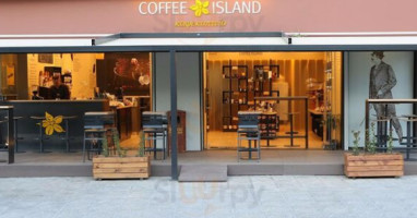 Coffee Island outside