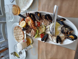 Πέτρινο Aquarius food