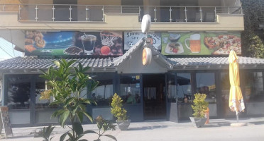 Μανταρίνι Sports Cafe outside